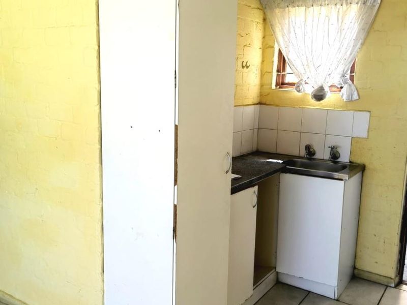 Apartment For Sale in Amalinda, East London - Photo 2