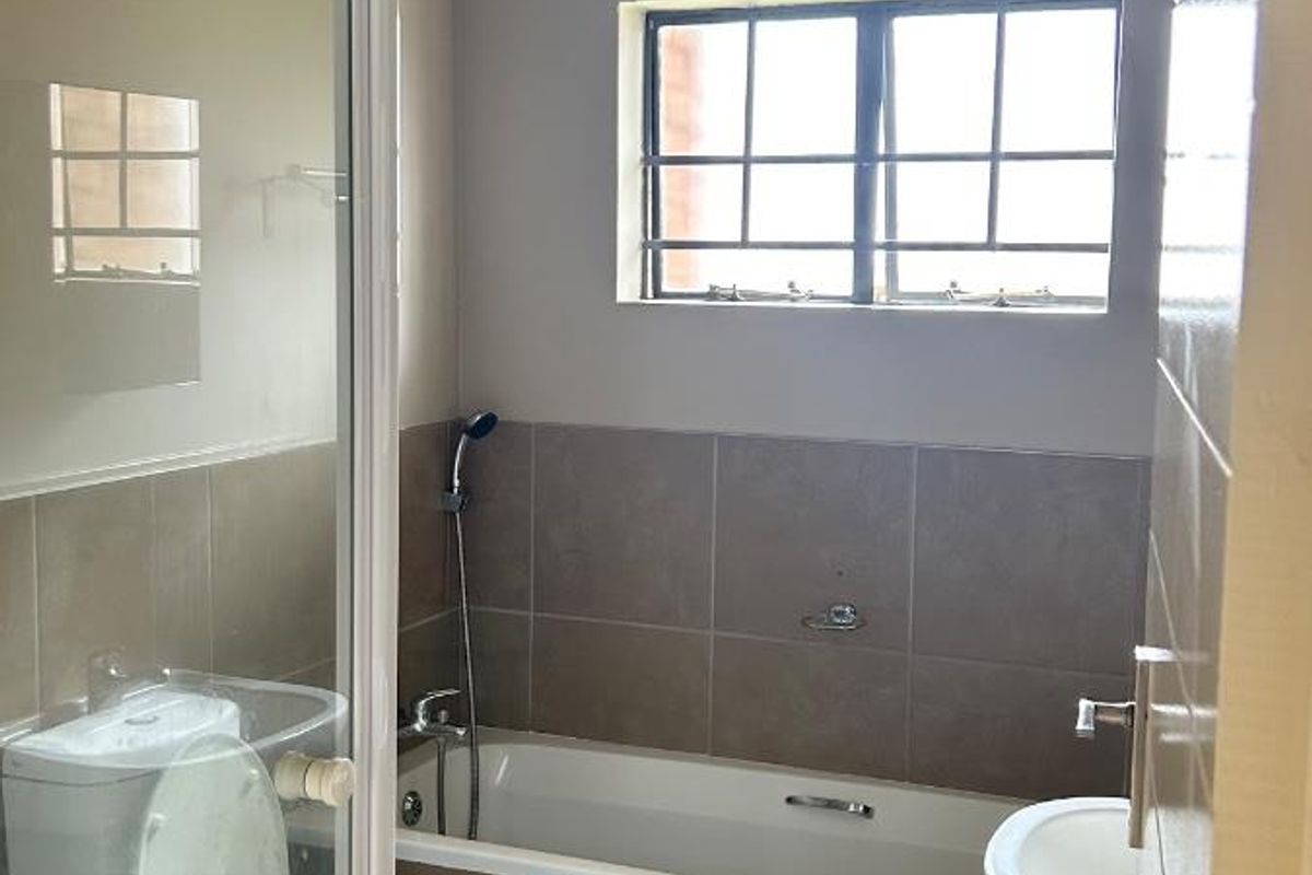 Apartment For Sale in Midrand - Photo 5