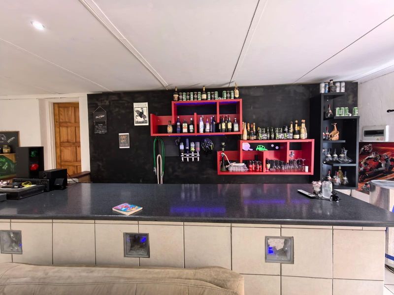 Your Dream Home And Smart Investment in Beaconsfield Awaits You! - Photo 3