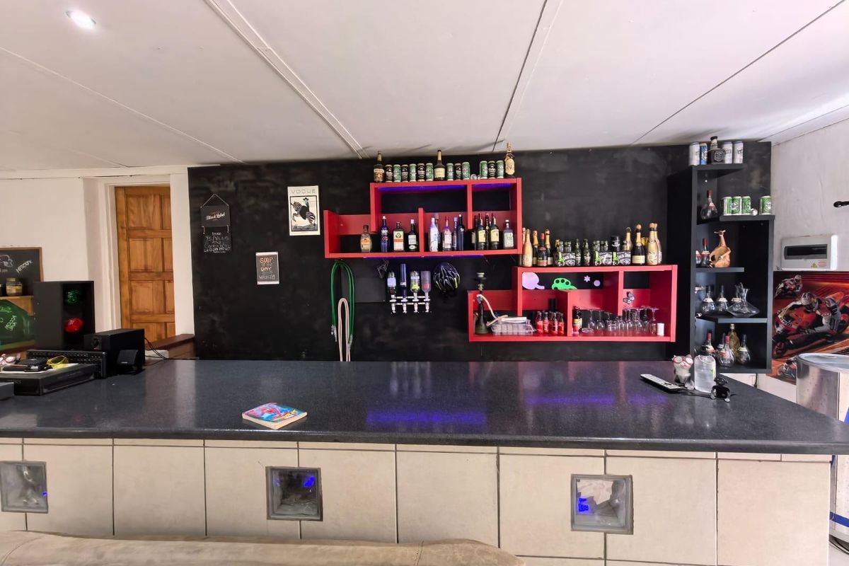 Your Dream Home And Smart Investment in Beaconsfield Awaits You! - Photo 3