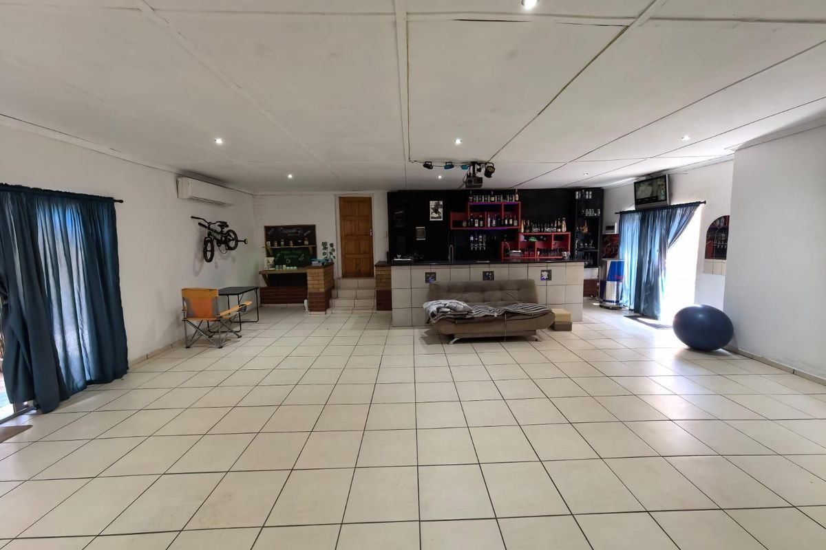 Your Dream Home And Smart Investment in Beaconsfield Awaits You! - Photo 2