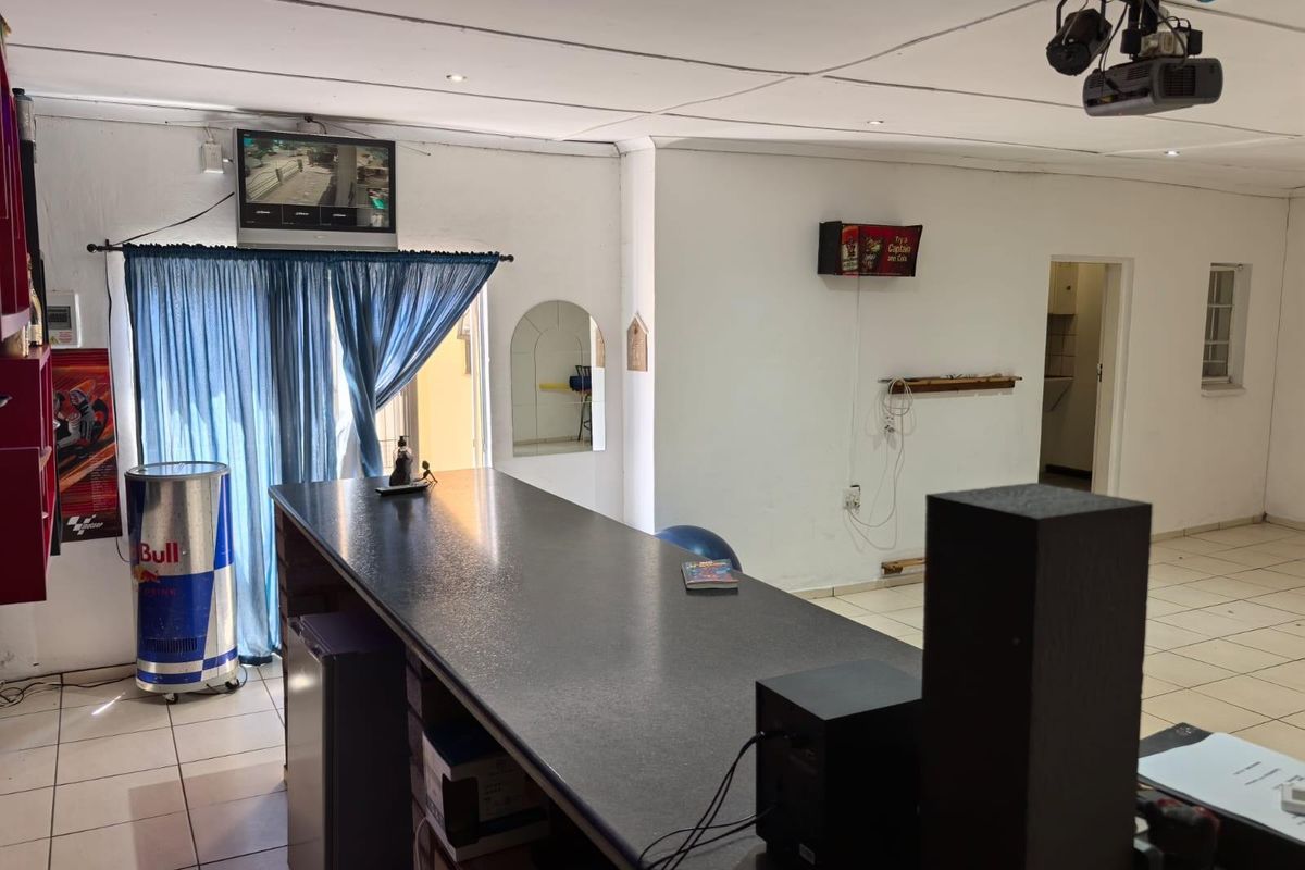 Your Dream Home And Smart Investment in Beaconsfield Awaits You! - Photo 4