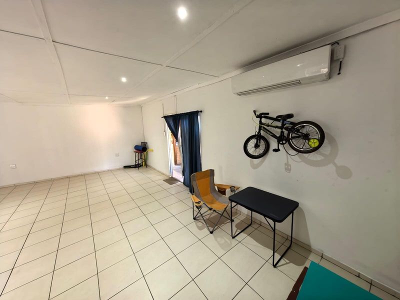 Your Dream Home And Smart Investment in Beaconsfield Awaits You! - Photo 6