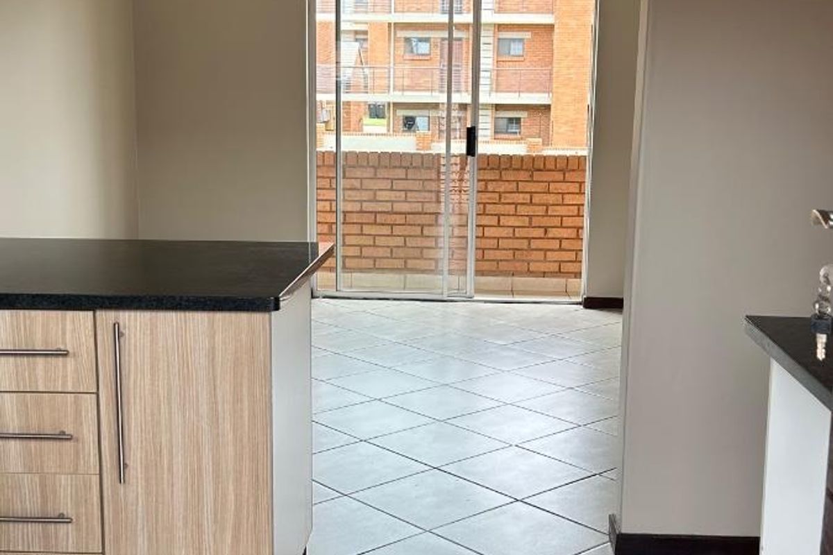 Apartment For Sale in MidrandNo Transfer Duty - Photo 2