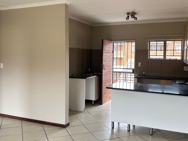 Apartment For Sale in MidrandNo Transfer Duty - Photo 3