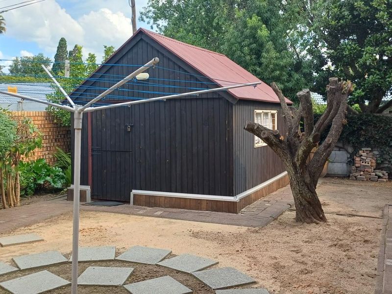 Upmarket Family Home with Private Flatlet and Entertainment Features Secunda - Photo 8