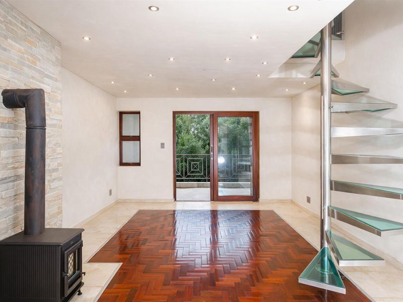 A Rare Kilberry Rental, Triple-Storey Sophistication - Photo 3