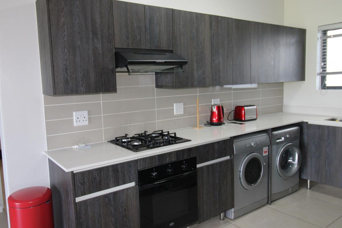 3 BED,  2 BATH. FURNISHED APARTMENT IN DE VELDE. NO PETS, NO CHILDREN - Photo 4