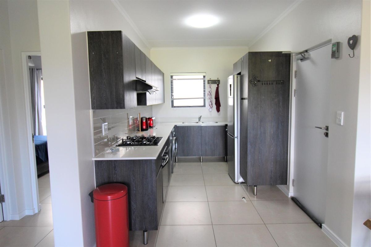 3 BED,  2 BATH. FURNISHED APARTMENT IN DE VELDE. NO PETS, NO CHILDREN - Photo 3