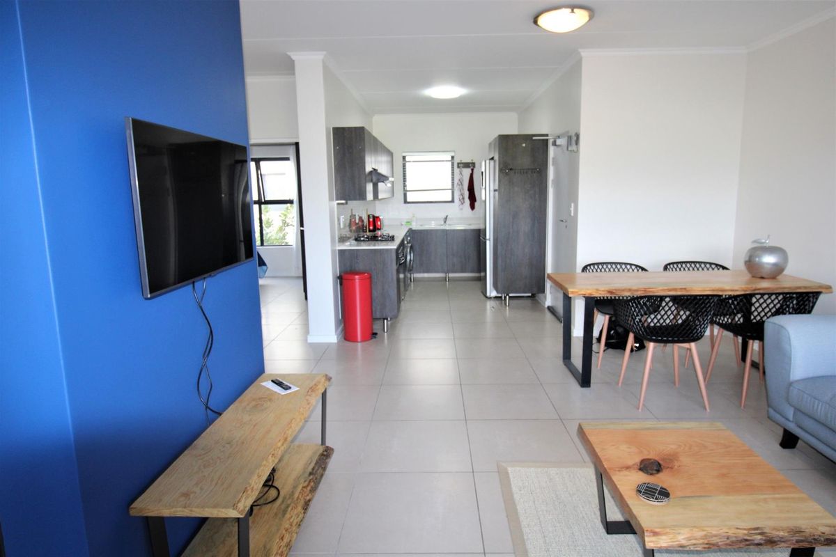 3 BED,  2 BATH. FURNISHED APARTMENT IN DE VELDE. NO PETS, NO CHILDREN - Photo 2