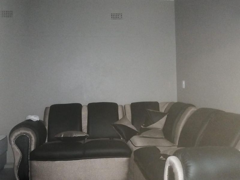 House For Sale in Die Heuwel Ext 4, Die Heuwel, Witbank - Photo 9