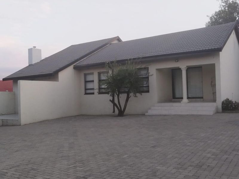 House For Sale in Die Heuwel Ext 4, Die Heuwel, Witbank - Photo 5