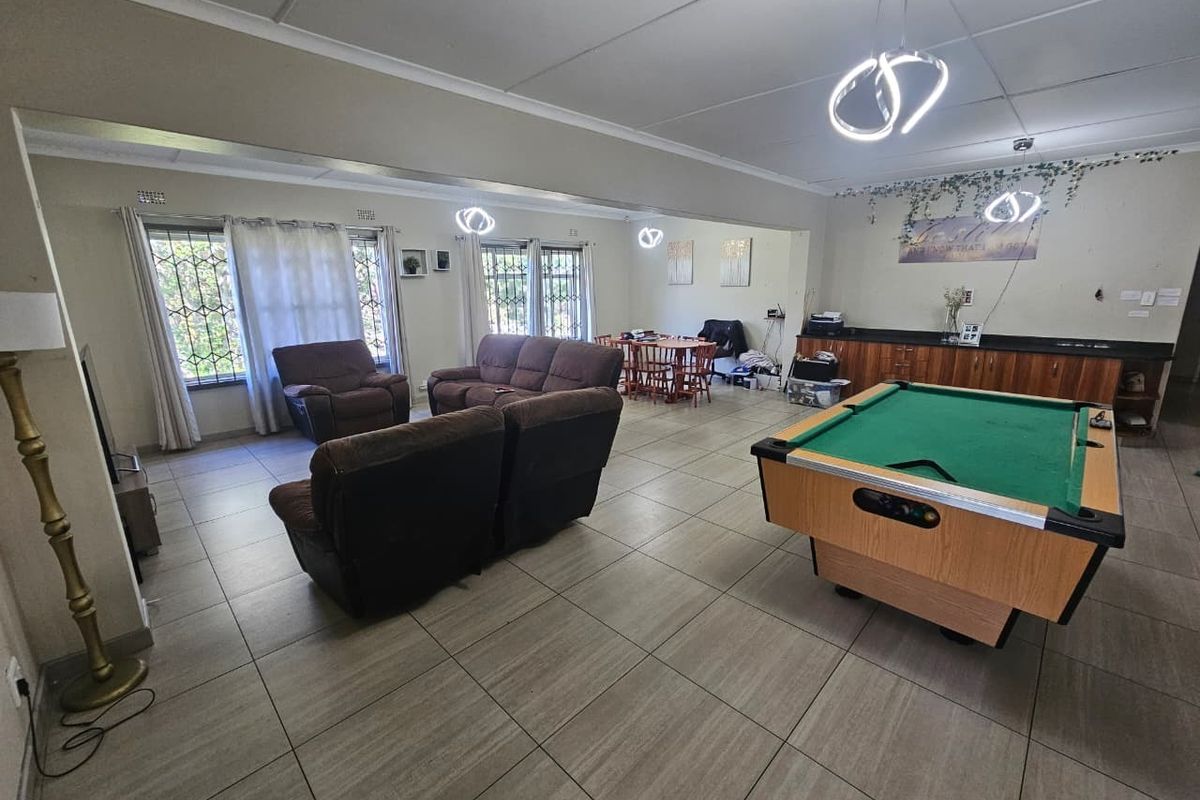 Family Home For Sale in Yellowwood Park, Durban, KwaZulu Natal - Photo 2