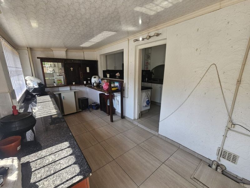Family Home For Sale in Yellowwood Park, Durban, KwaZulu Natal - Photo 8