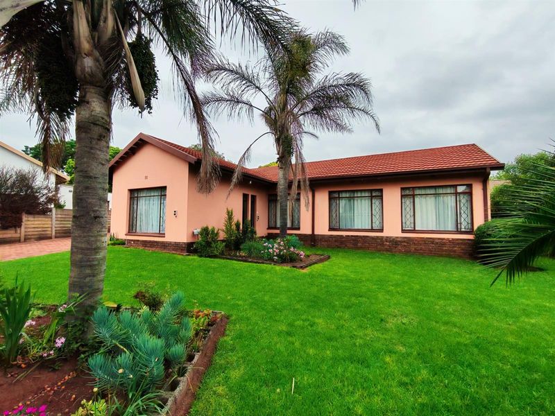 House For Sale in Kanonkop, Middelburg - Photo 3