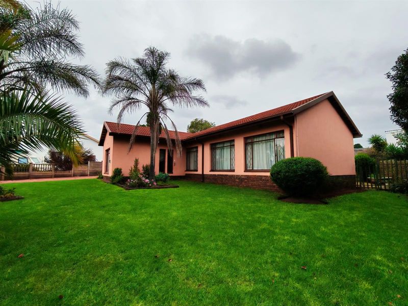 House For Sale in Kanonkop, Middelburg - Photo 4