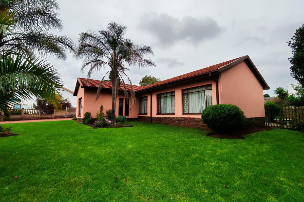 House For Sale in Kanonkop, Middelburg - Photo 4