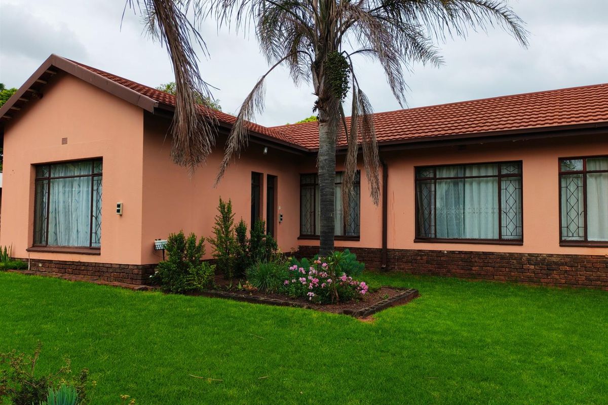 House For Sale in Kanonkop, Middelburg - Photo 5