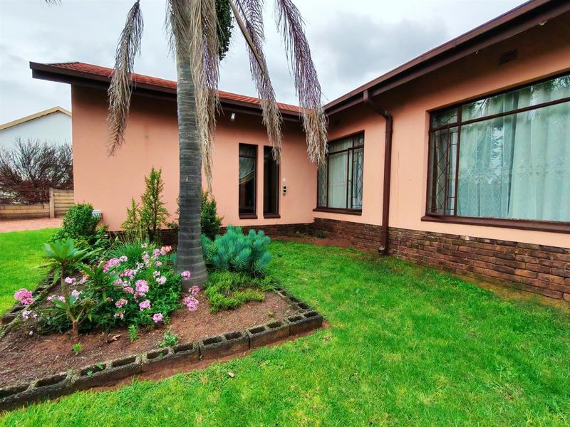 House For Sale in Kanonkop, Middelburg - Photo 8