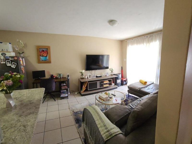 2 bed 1 Full bath - Apartment For Sale R600 000 - Photo 5