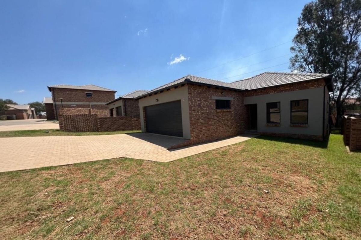 Townhouse For Sale in Die Heuwel Ext 2, Die Heuwel, Witbank - Photo 2