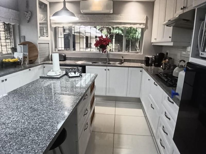 Prime Property with Ocean View and Exceptional Expansion Potential - Photo 7