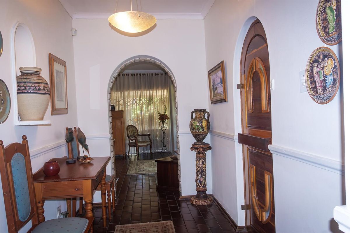 Prime Property with Ocean View and Exceptional Expansion Potential - Photo 4