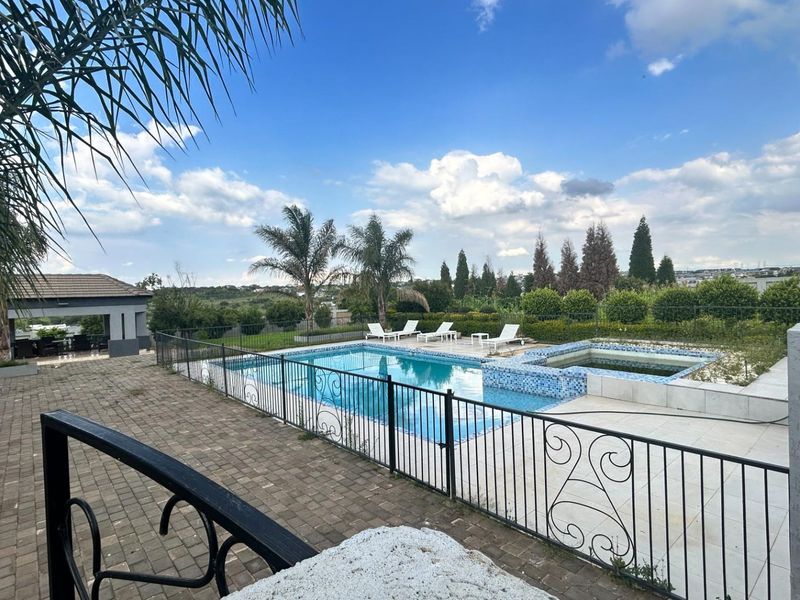 Private Estate Masterpiece Designed for Grand Living and Unforgettable Entertaining - Photo 3