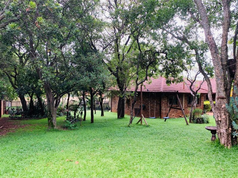 Massive 7 Bedroom House For Sale in Florauna, Pretoria - Photo 4