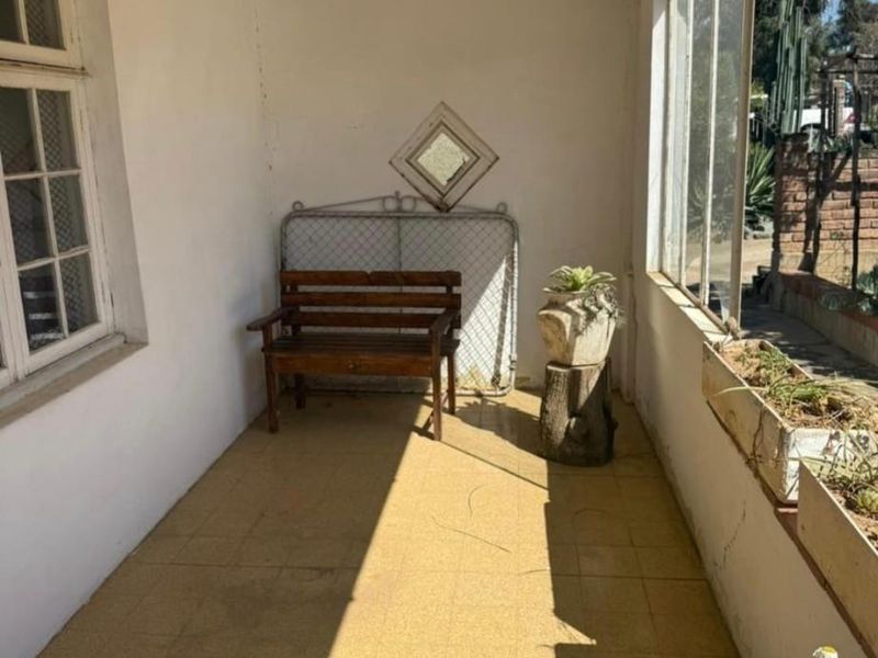 5 Bedroom Family Home For Sale in Jansenville. - Photo 3