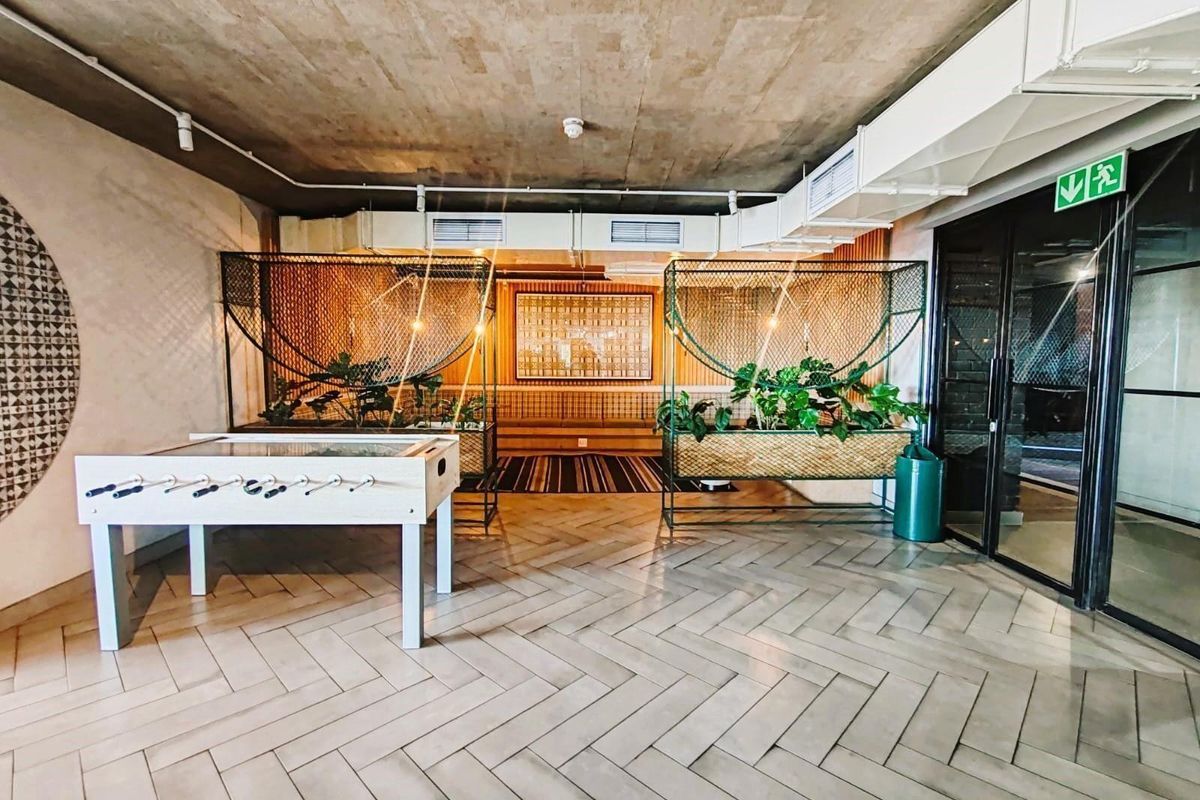 Mountain view Apartment For Sale in Woodstock, Cape Town - Photo 4