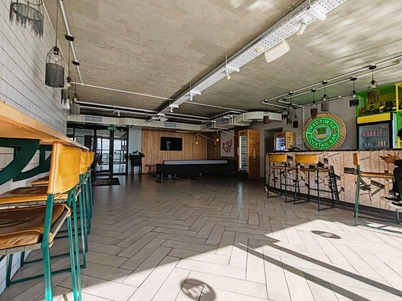 Mountain view Apartment For Sale in Woodstock, Cape Town - Photo 5