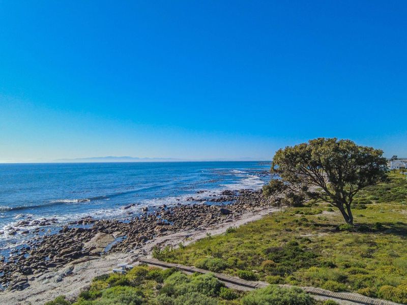House For Sale in Sandy Point Beach Estate, Sandy Point, St Helena Bay - Photo 2