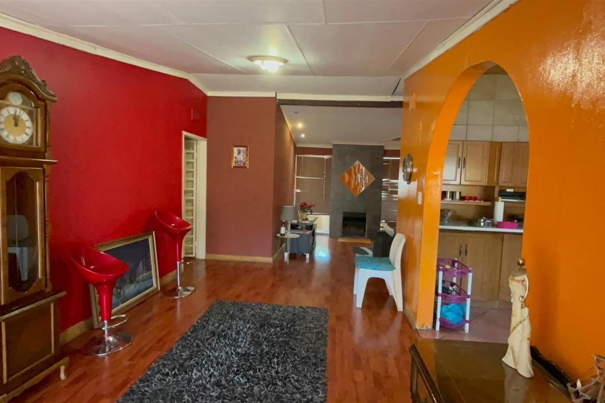 3-Bedroom House For Sale in Sasolburg Central, Sasolburg - Photo 4