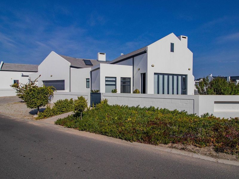 Turn Heads on Every Corner - Just Steps from Golden Mile Beach! - Photo 2
