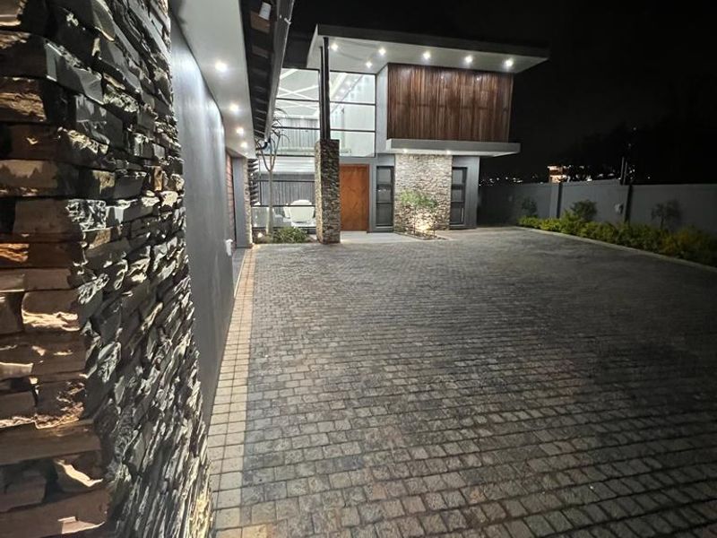 House For Sale in Izinga, Umhlanga, KwaZulu Natal - Photo 9