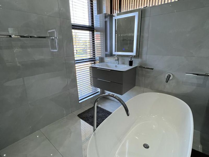 House For Sale in Izinga, Umhlanga, KwaZulu Natal - Photo 10