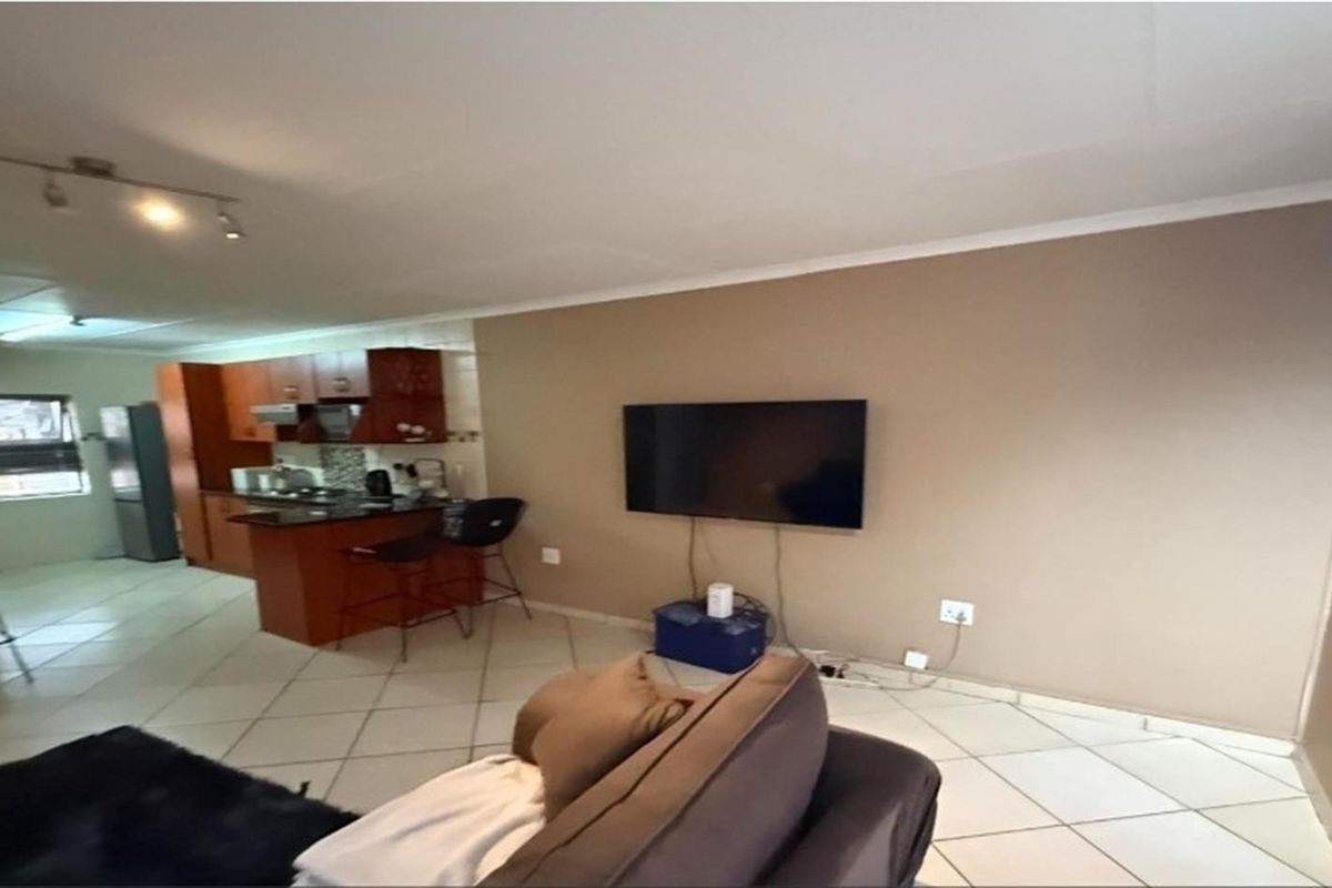 Apartment For Sale in Secunda - Photo 2
