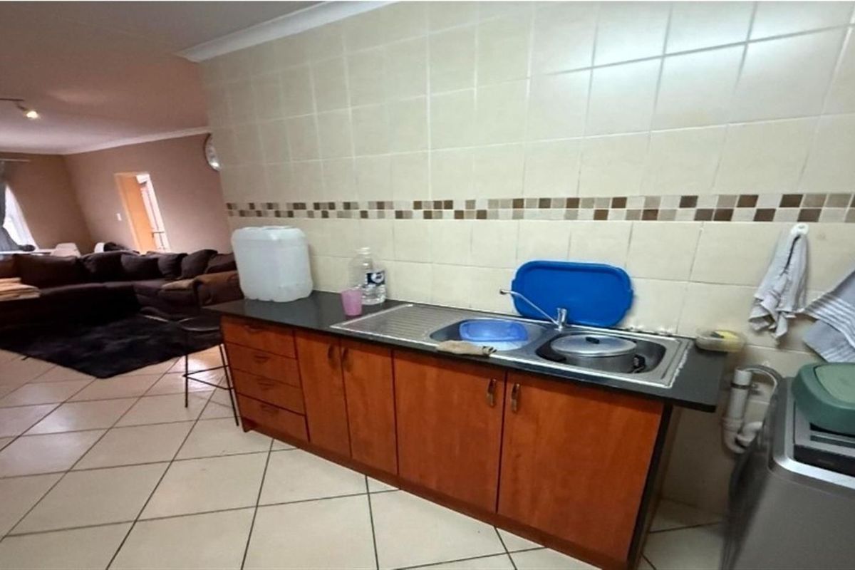 Apartment For Sale in Secunda - Photo 5