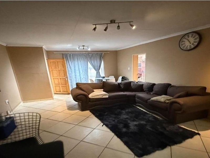 Apartment For Sale in Secunda - Photo 3