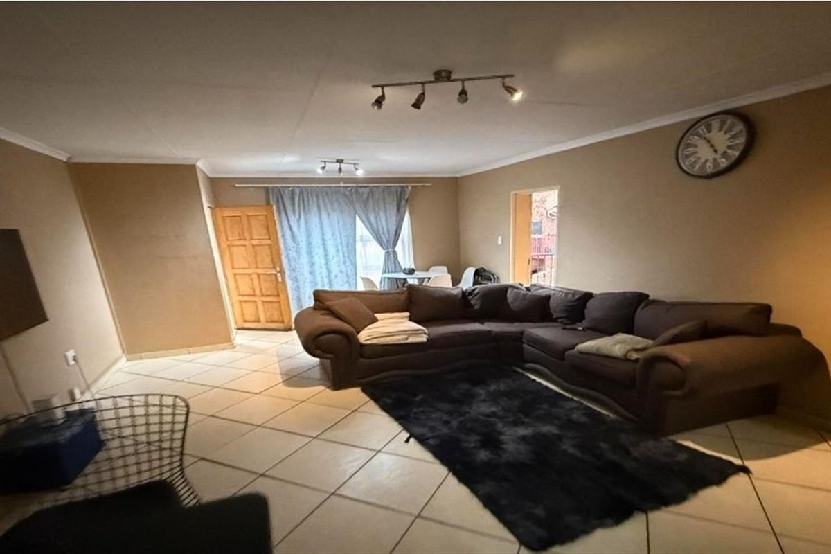 Apartment For Sale in Secunda - Photo 3