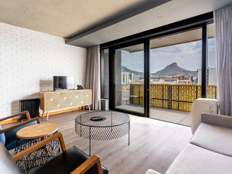 Apartment For Sale in Woodstock, Cape Town - Photo 2