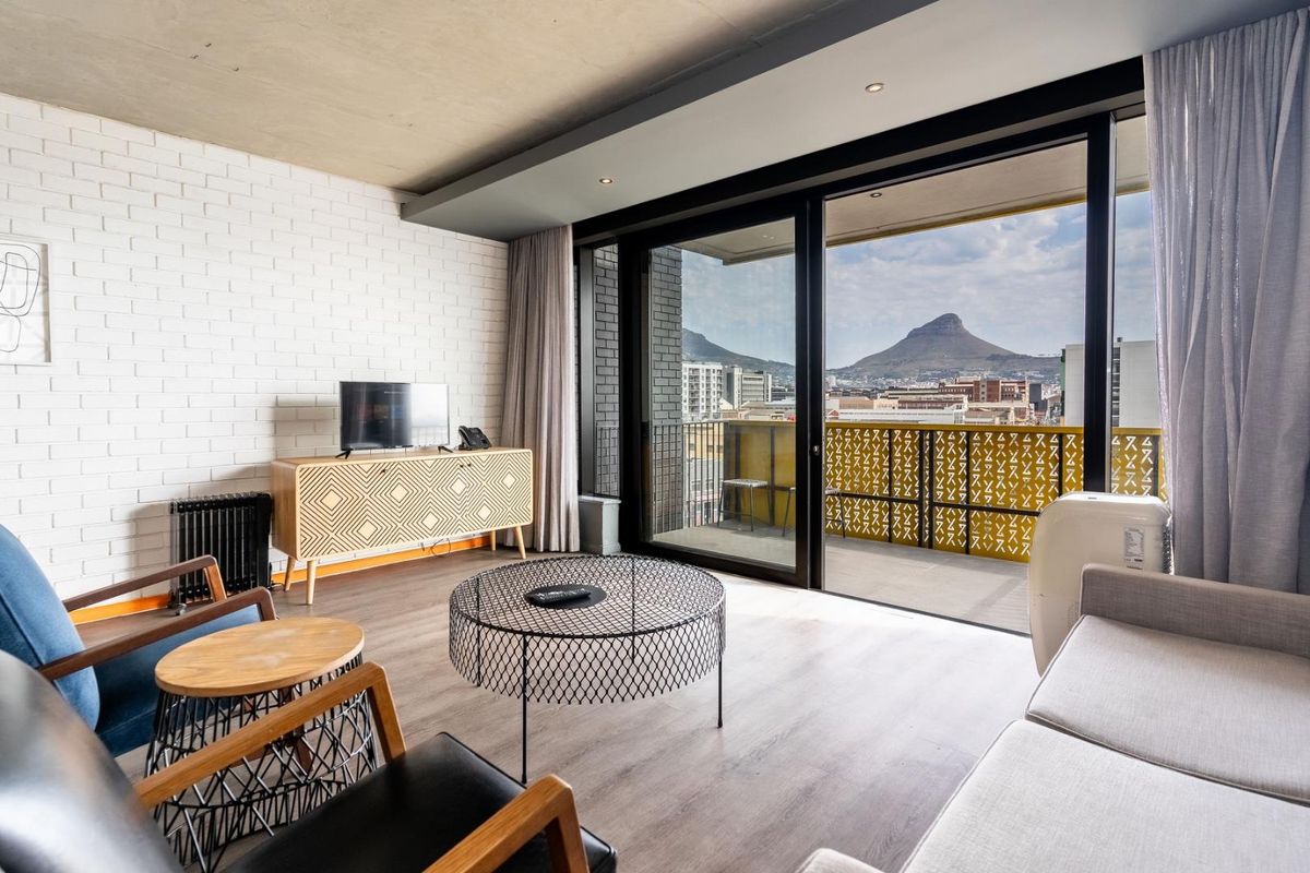 Apartment For Sale in Woodstock, Cape Town - Photo 2