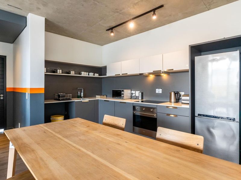 Apartment For Sale in Woodstock, Cape Town - Photo 6