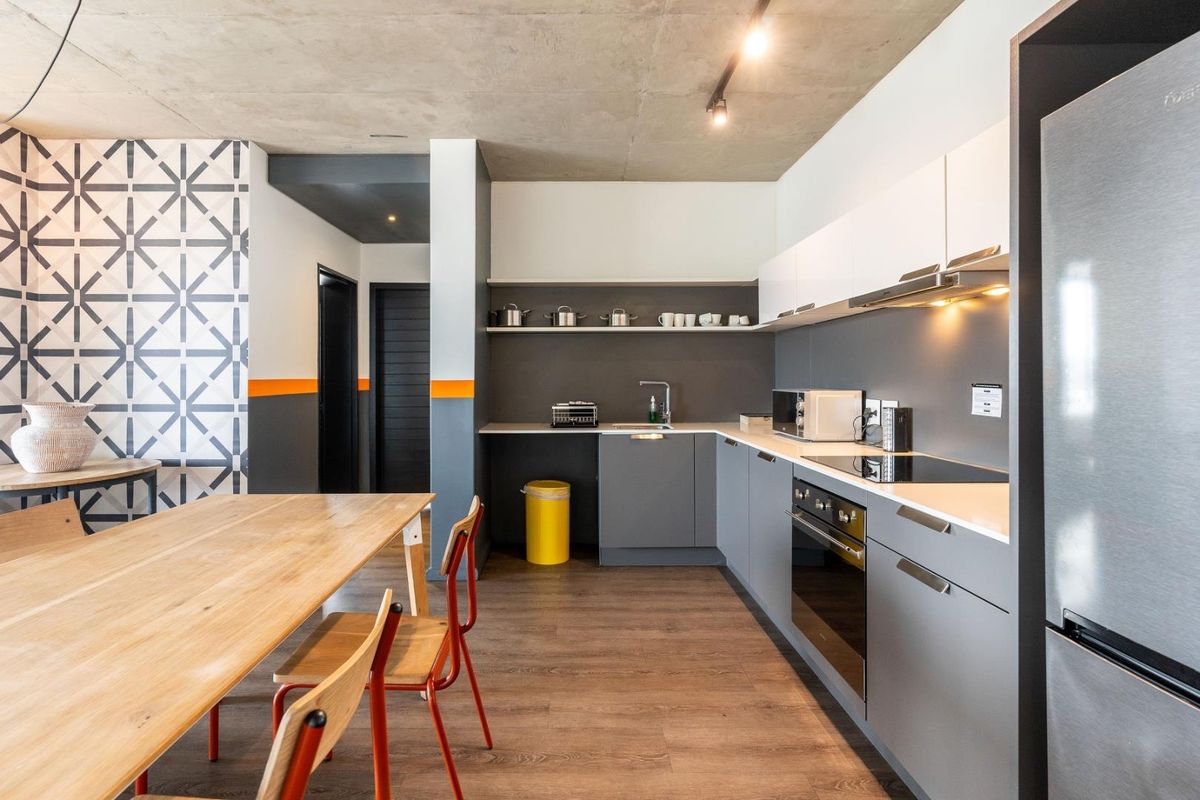 Apartment For Sale in Woodstock, Cape Town - Photo 4