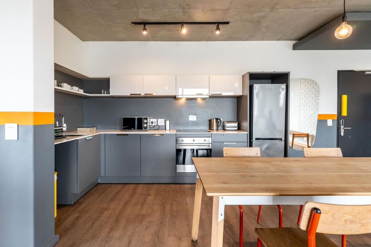 Apartment For Sale in Woodstock, Cape Town - Photo 5