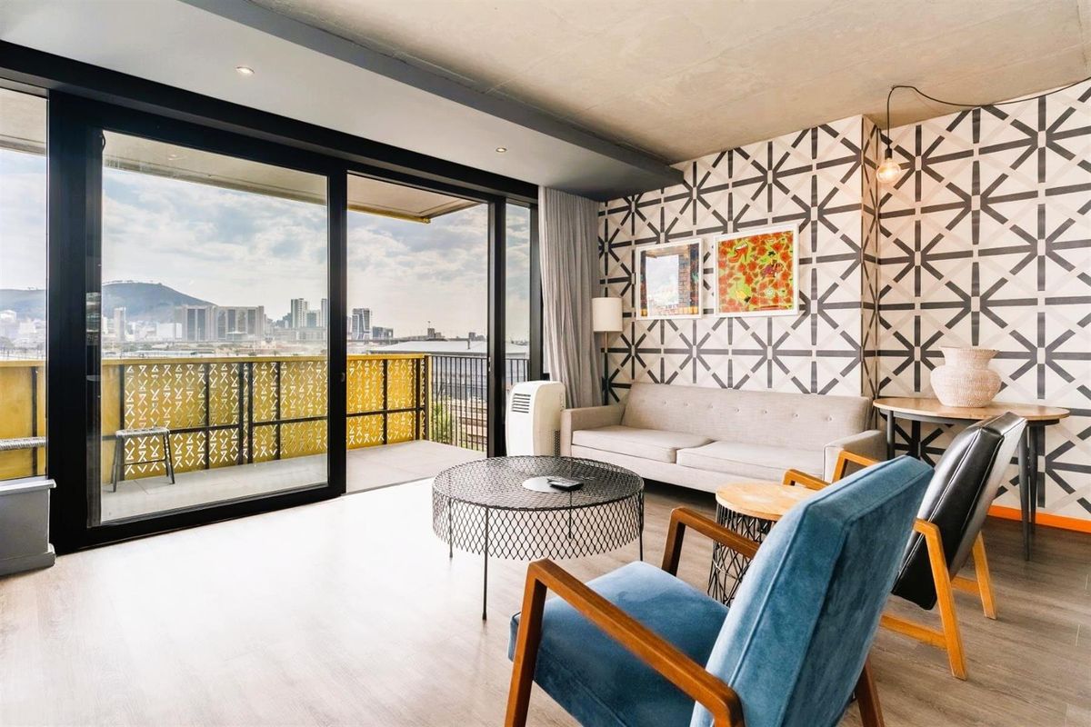 Furnished Apartment For Sale in Woodstock, Cape Town - Photo 3
