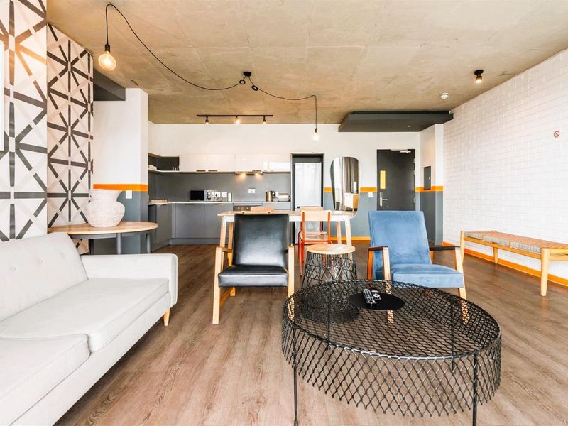 Furnished Apartment For Sale in Woodstock, Cape Town - Photo 6