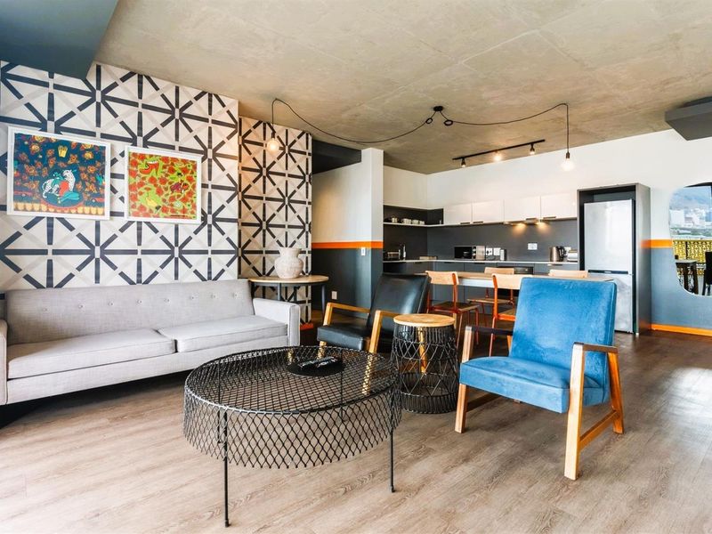 Furnished Apartment For Sale in Woodstock, Cape Town - Photo 4