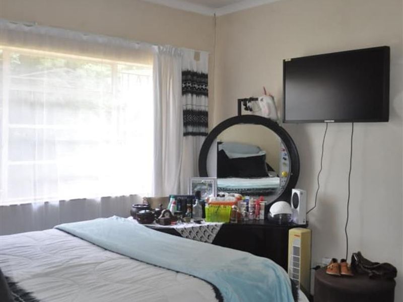 Charming 3-Bedroom Family Home For Sale In Sasolburg Central - Photo 7